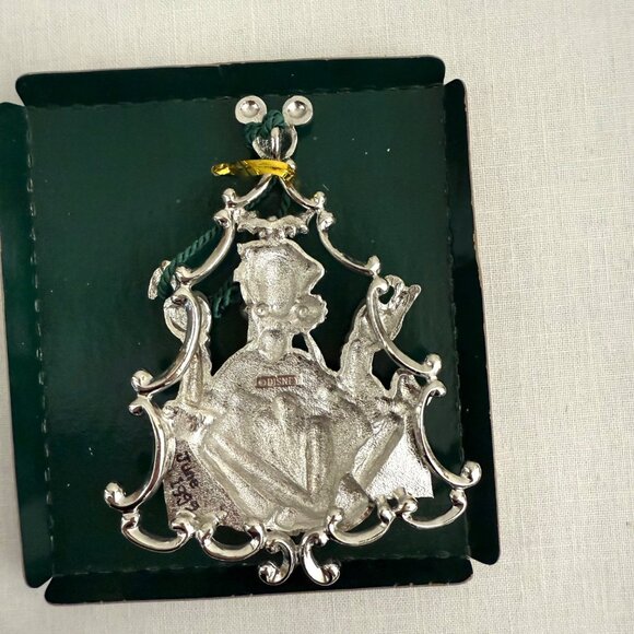 Disney Christmas Goofy Silvertone Ornament Original Box Made In USA Vintage 1989 - Picture 5 of 14